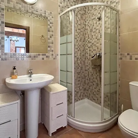 3 Bedroom Cozy In El Chorro, Alora