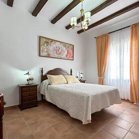 3 Bedroom Cozy In El Chorro, Alora Holiday home