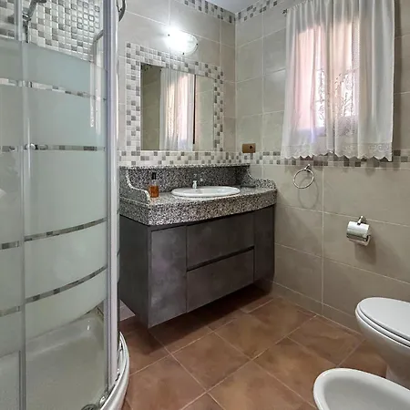 3 Bedroom Cozy In El Chorro, Alora Holiday home *