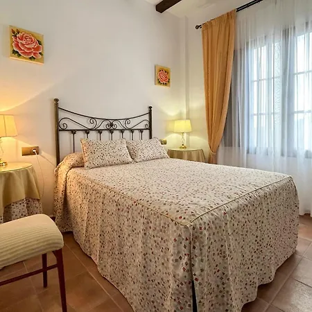 3 Bedroom Cozy In El Chorro, Alora Holiday home *